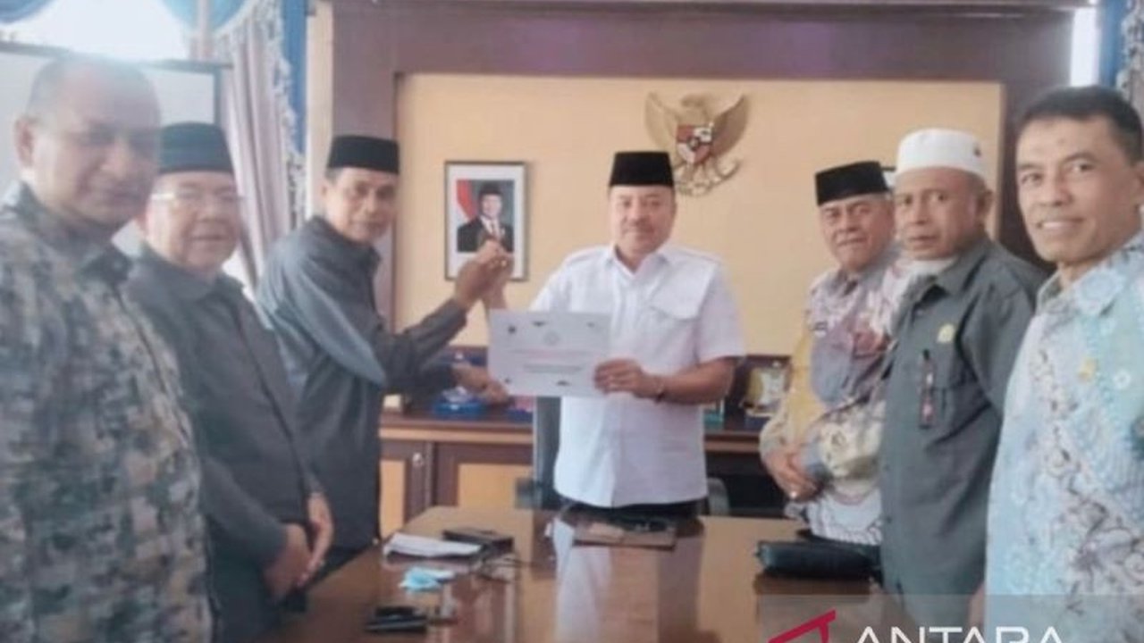 Majelis Pendidikan Daerah (MPD) Nagan Raya menyerahkan rekomendasi penting terkait kondisi pendidikan kepada Bupati Nagan Raya, menekankan perlunya pendefinitifan kepala satuan pendidikan untuk peningkatan mutu.