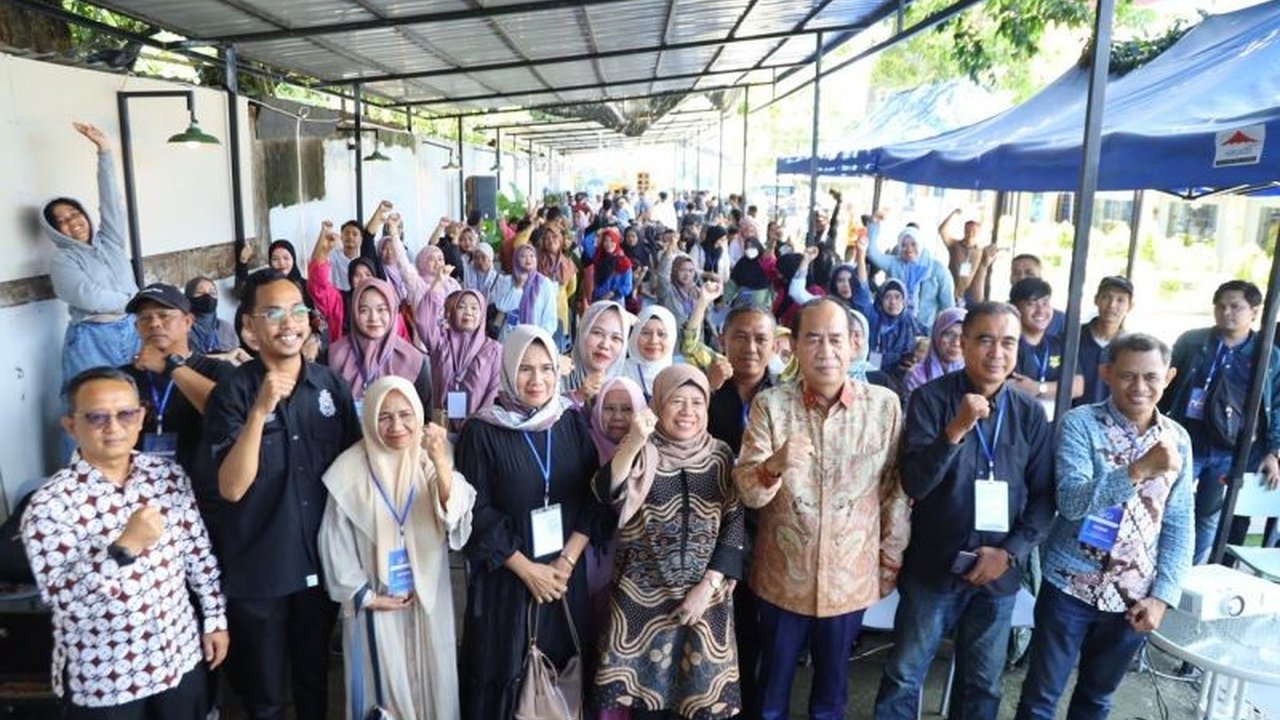 Badan Gizi Nasional (BGN) dan Komisi IX DPR RI sosialisasikan Program Makan Bergizi Gratis (MBG) di Makassar untuk menurunkan angka stunting dan meningkatkan gizi anak, ibu hamil, dan menyusui.