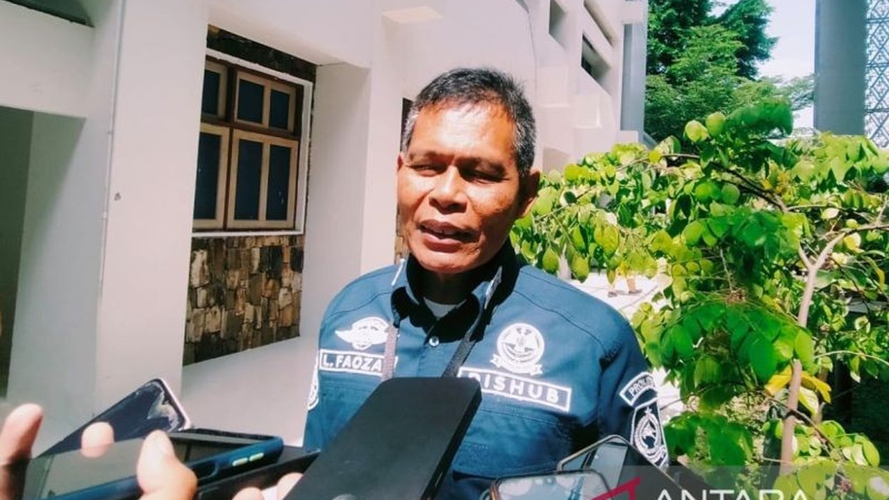 Dinas Perhubungan NTB memastikan penyeberangan Kayangan-Poto Tano memenuhi standar pelayanan minimal (SPM) dengan pengawasan ketat terhadap kapal dan fasilitasnya, guna menjamin keselamatan dan kenyamanan penumpang, terutama menjelang mudik Lebaran.