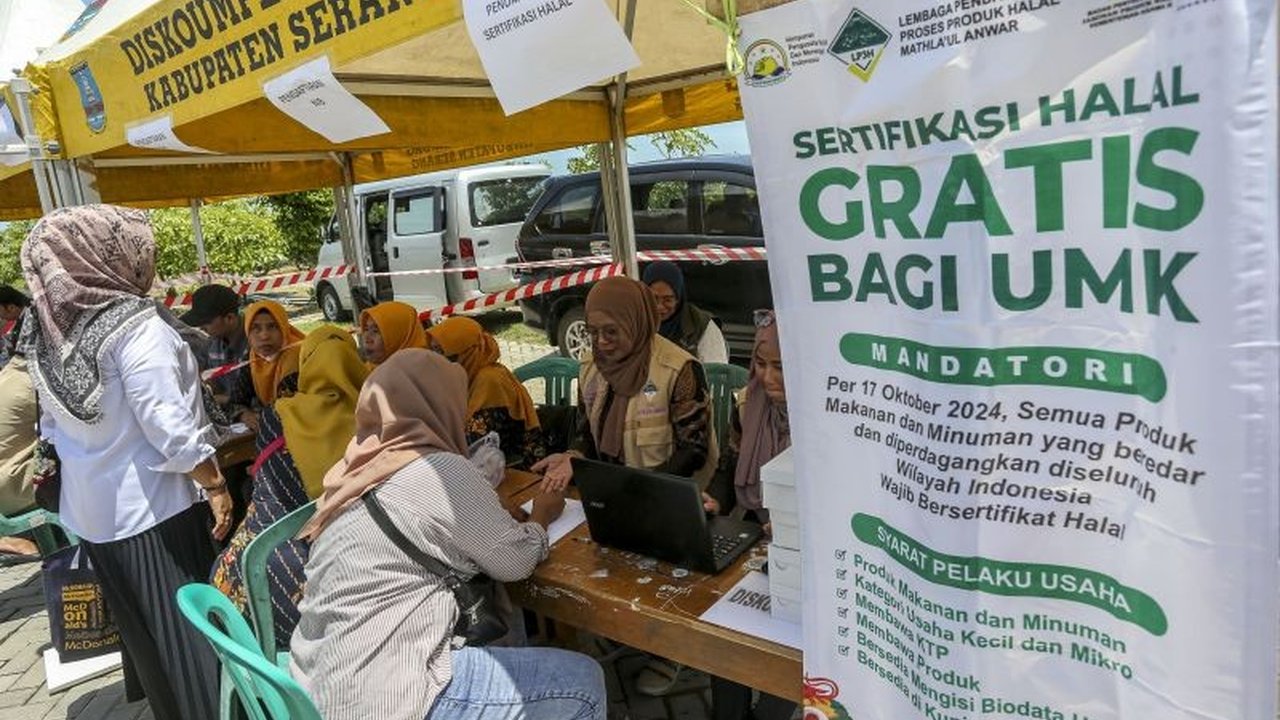Pemerintah NTB mendorong 100 UMKM untuk mendapatkan sertifikasi halal pada tahun ini, guna meningkatkan daya saing dan menembus pasar ekspor produk halal global.
