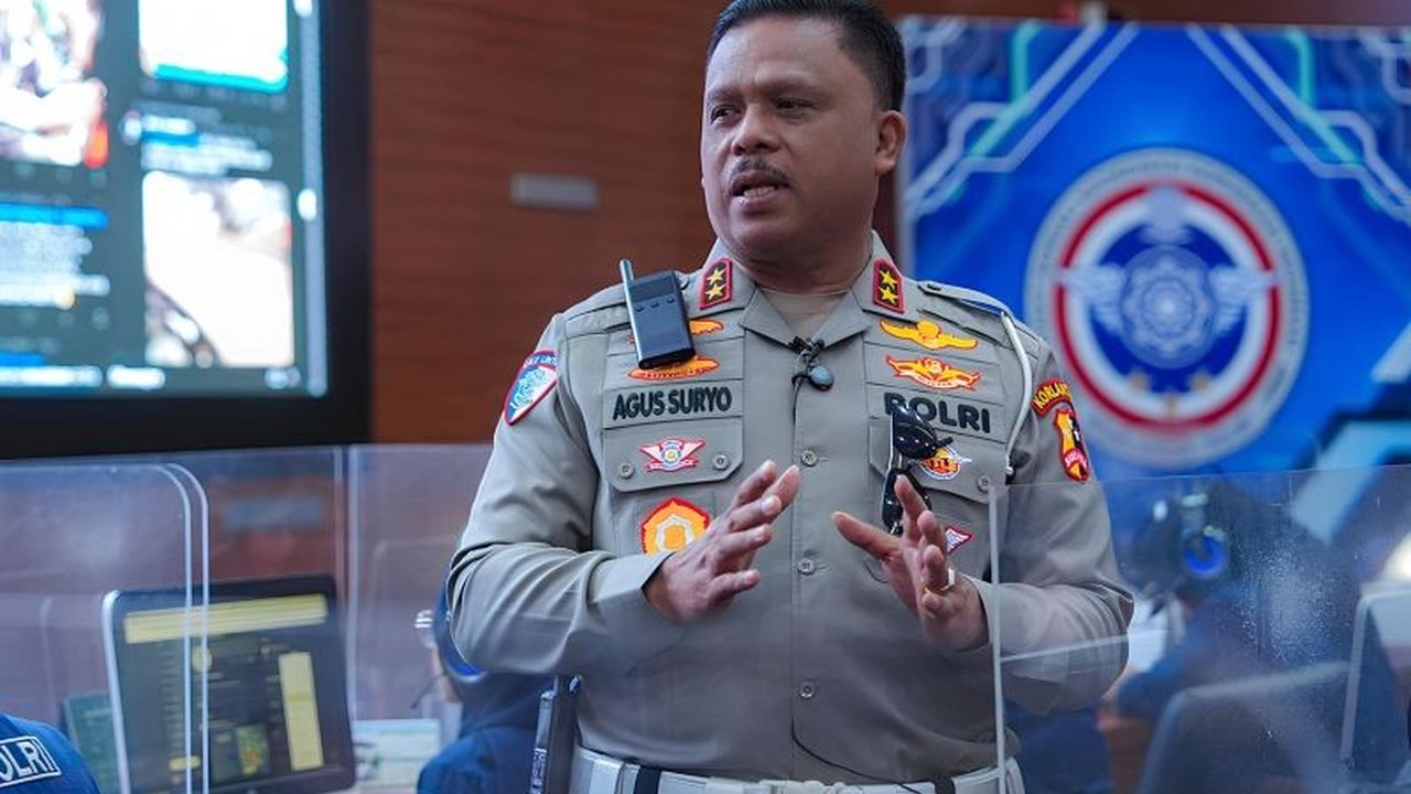 Korlantas Polri akan menerapkan sistem satu arah (one way) nasional selama puncak arus mudik dan balik Lebaran 2025 untuk mencegah kemacetan di jalan tol Trans Jawa.