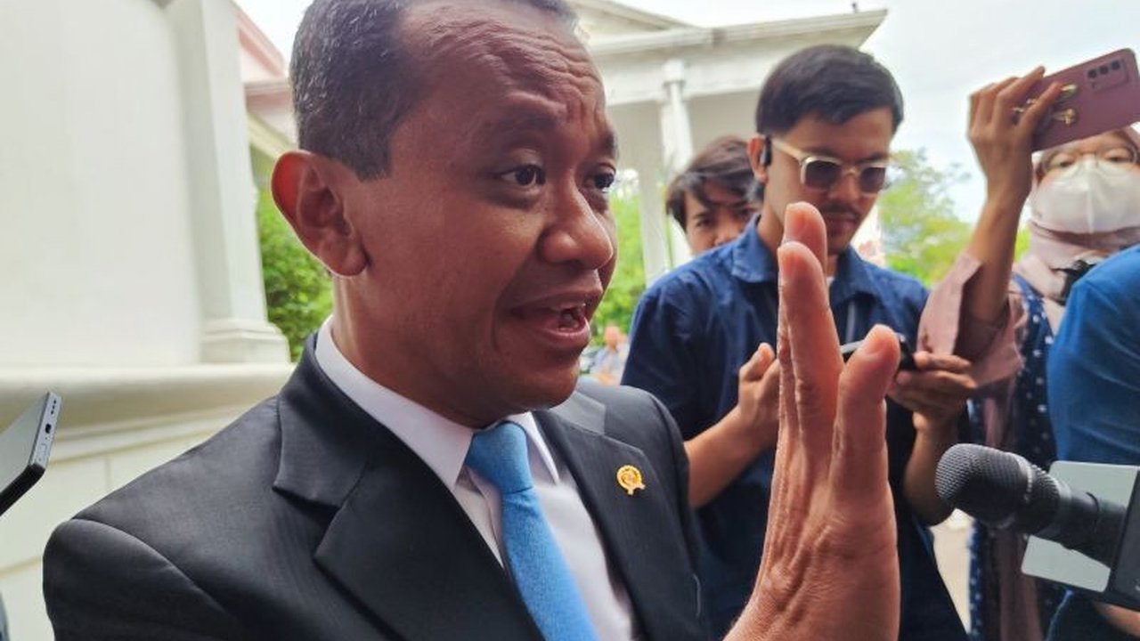 Menteri Bahlil Lahadalia akan memperbaiki disertasinya setelah UI putuskan pembinaan bagi pihak-pihak yang terlibat dalam polemik gelar doktornya.