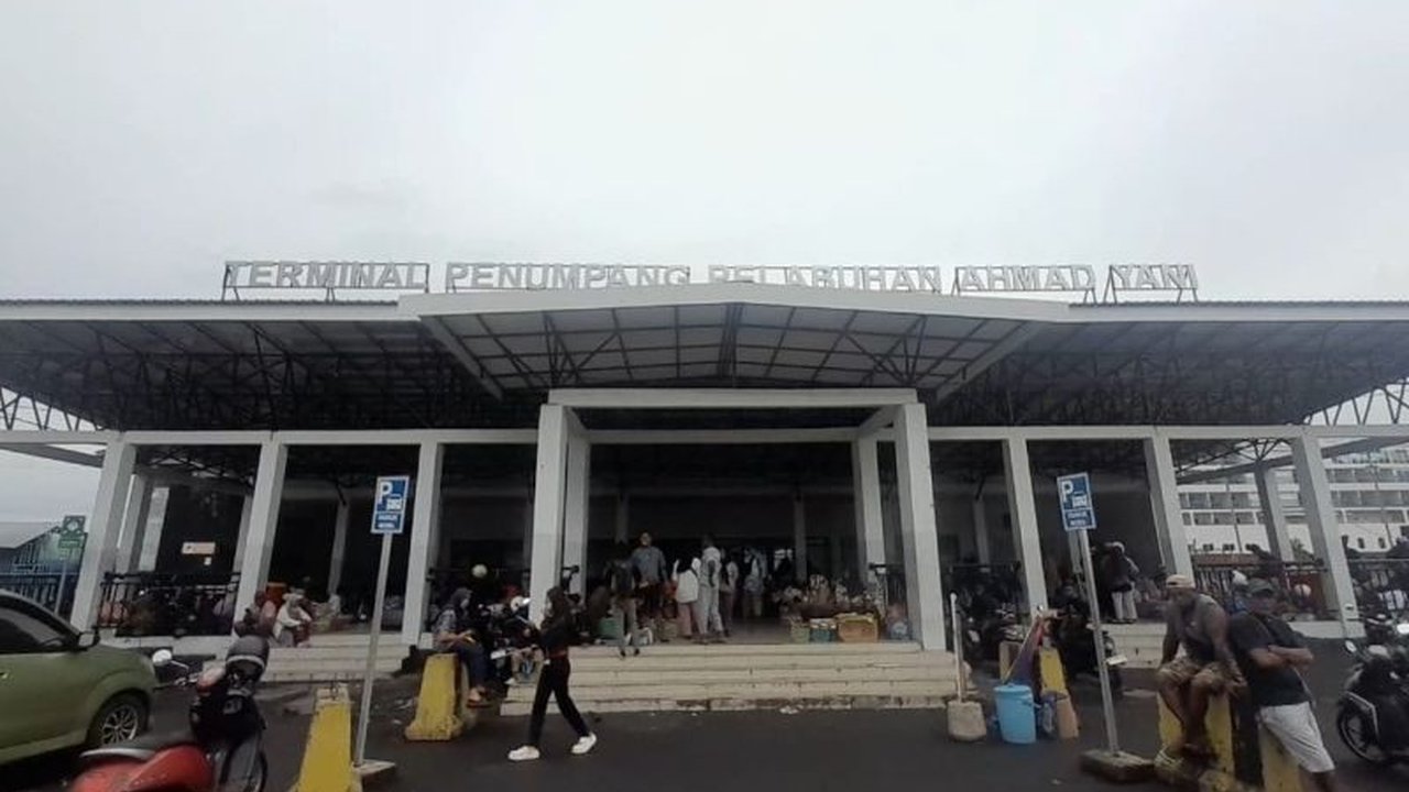 Terminal Penumpang Pelabuhan Ahmad Yani Ternate telah selesai direnovasi dan siap memberikan kenyamanan bagi pemudik Lebaran 2025 dengan fasilitas yang lebih memadai.