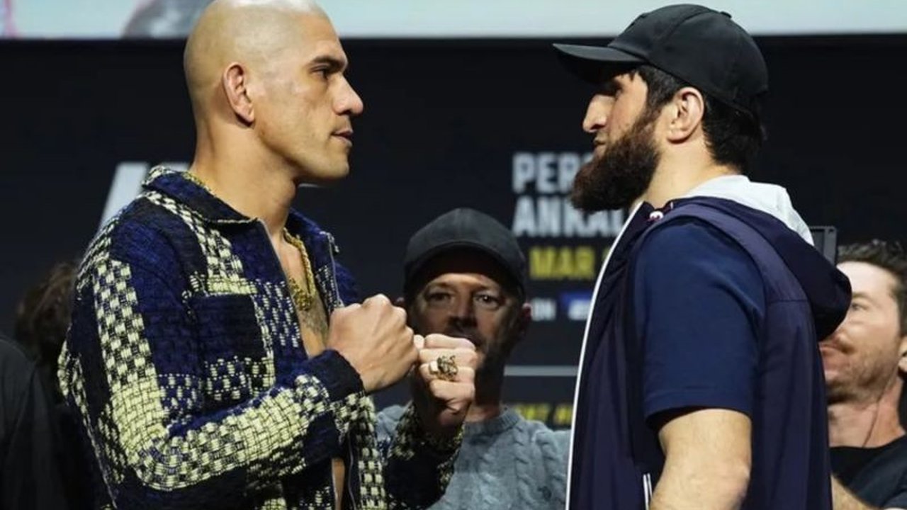 Magomedov Ankalaev, petarung UFC kelas berat ringan, bertekad mengakhiri dominasi Alex Pereira di UFC 313, Las Vegas, dan menyatakan bahwa 'chama' Pereira akan berakhir.