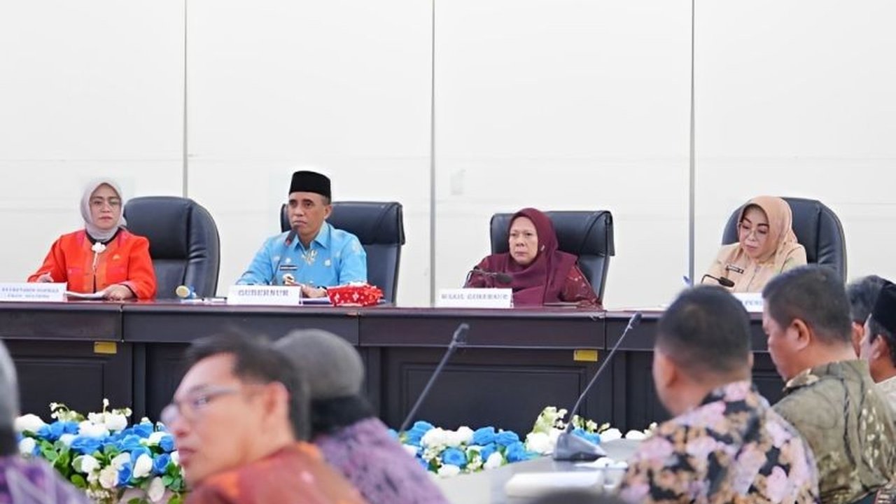 Pemerintah Provinsi Sulawesi Tengah (Sulteng) meluncurkan program Berani Cerdas untuk meningkatkan kualitas pendidikan dengan fokus menekan angka putus sekolah dan pemerataan akses pendidikan.