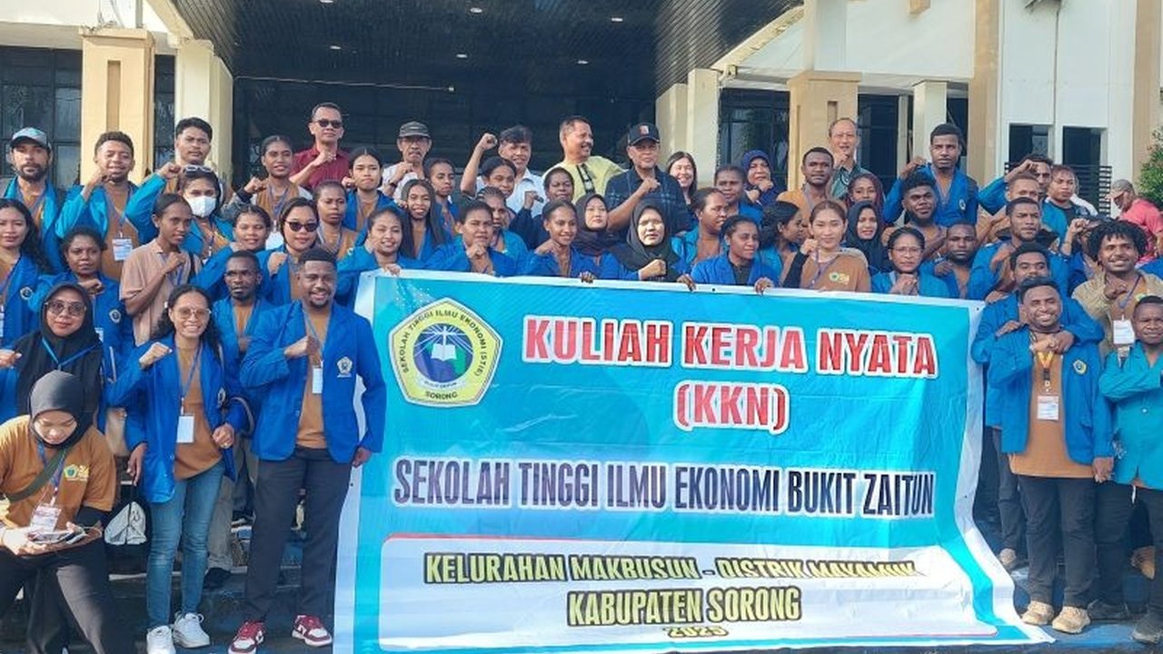 Sebanyak 60 mahasiswa STIE Bukit Zaitun Sorong menjalani KKN selama dua minggu di Distrik Mayamuk, Kabupaten Sorong, Papua Barat Daya, untuk mengimplementasikan Tri Dharma Perguruan Tinggi dan mengembangkan kapasitas diri.