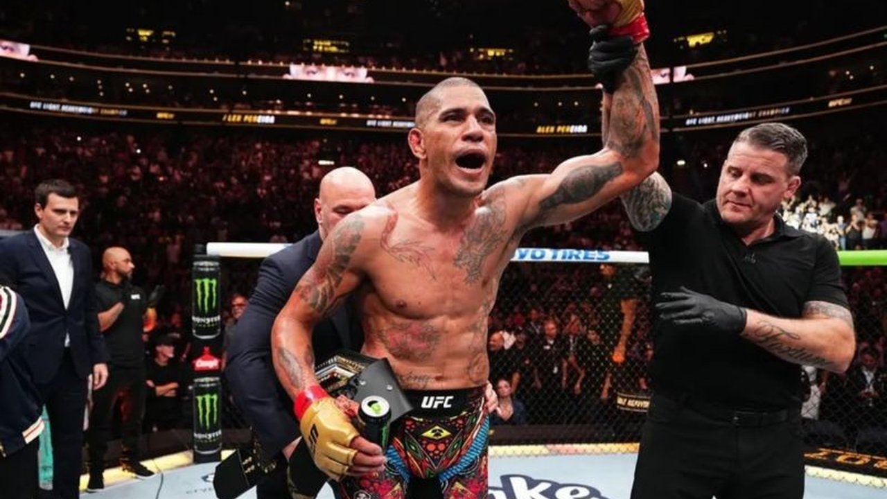 CEO UFC, Dana White, memprediksi Alex Pereira akan menjadi petarung pound-for-pound terbaik dunia jika berhasil mengalahkan Magomedov Ankalaev di UFC 313 pada 8 Maret mendatang di Las Vegas.