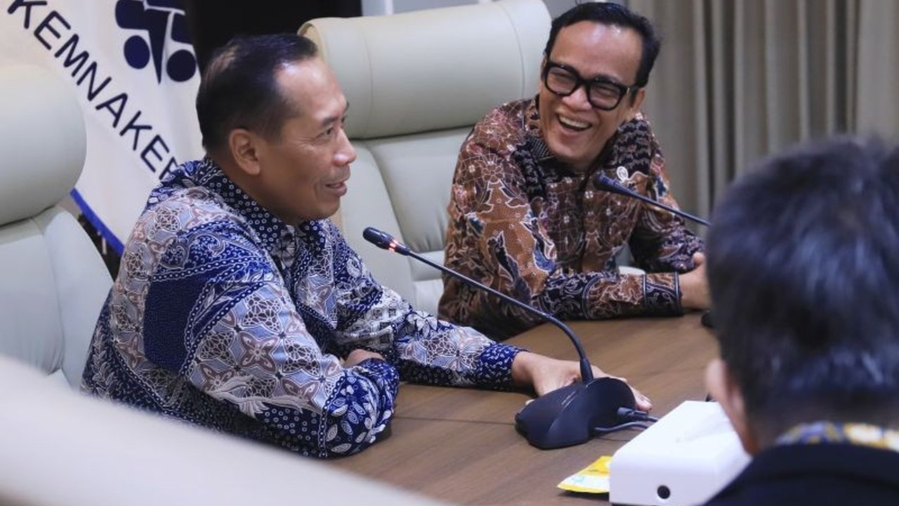 Wakil Menteri Pendidikan, Kebudayaan, Riset, dan Teknologi mendorong pengembangan Lembaga Pelatihan Kerja (LPK) di kampus untuk mengurangi pengangguran dan mencetak SDM unggul yang siap bersaing di pasar kerja global.