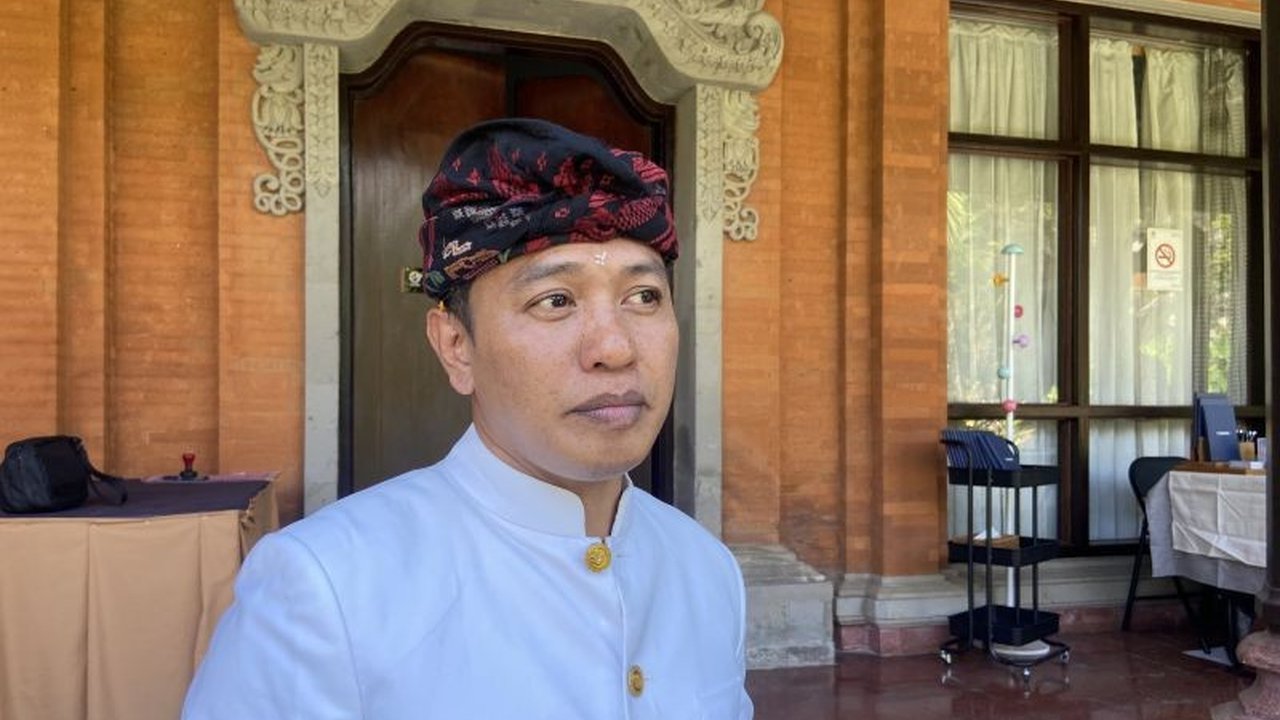 Asosiasi broker vila di Bali, BVRMA, melaporkan pesanan vila untuk libur Lebaran 2025 masih rendah, meskipun mereka optimis akan terjadi lonjakan pemesanan mendekati hari raya.