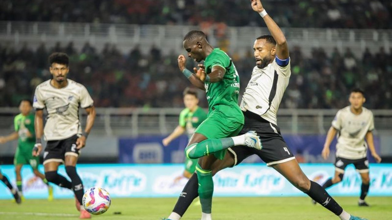 Jelang laga krusial melawan Persebaya Surabaya di Stadion Gelora BJ Habibie, pemain PSM Makassar mengajak suporter memberikan dukungan penuh untuk membawa tim meraih kemenangan.