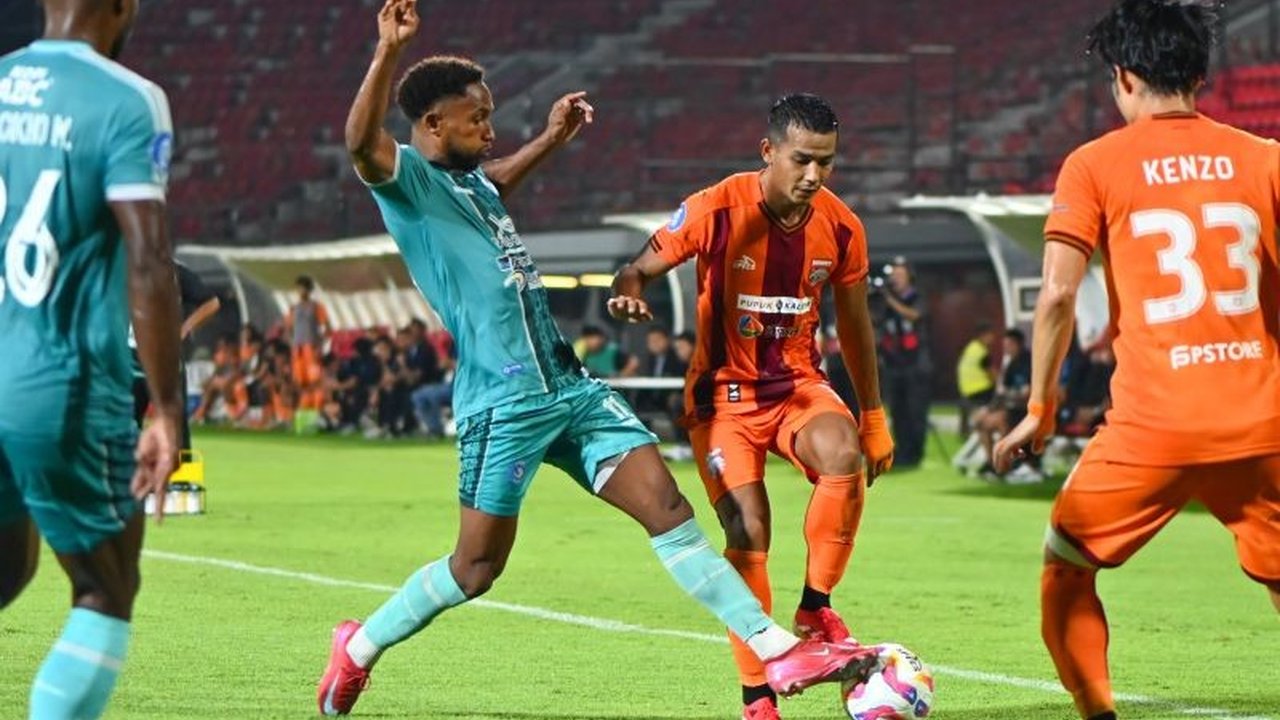 PSBS Biak raih kemenangan tipis 1-0 atas Borneo FC di pekan ke-26 Liga 1 Indonesia, berkat gol Abel Arganaraz.