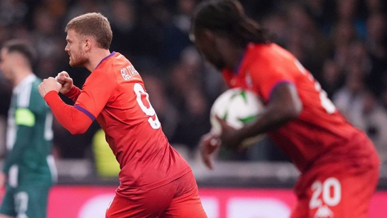 Fiorentina kalah tipis 2-3 dari Panathinaikos di leg pertama babak 16 besar Liga Conference, membuat mereka wajib menang dengan selisih dua gol di leg kedua.