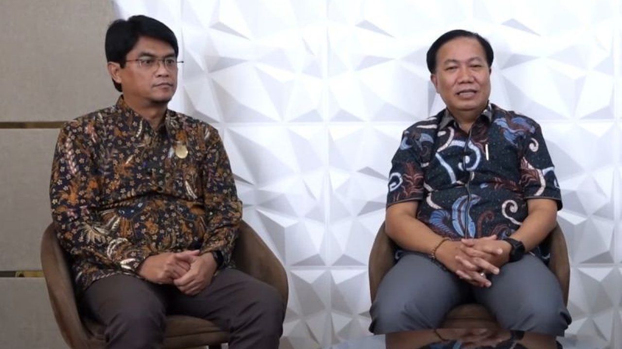 Pemerintah menetapkan pengangkatan CPNS secara serentak pada 1 Oktober 2025 dan PPPK pada 1 Maret 2026 untuk memastikan keseragaman TMT dan mempermudah administrasi kepegawaian.