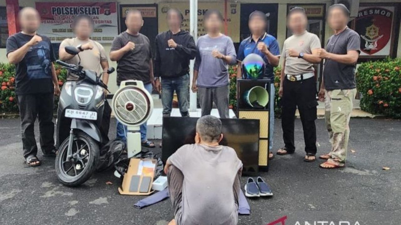 Seorang residivis pencurian yang mengincar nasabah bank, MM, ditangkap di Kapuas, Kalimantan Tengah, setelah sebelumnya mencuri barang berharga milik seorang korban di parkiran apotek.