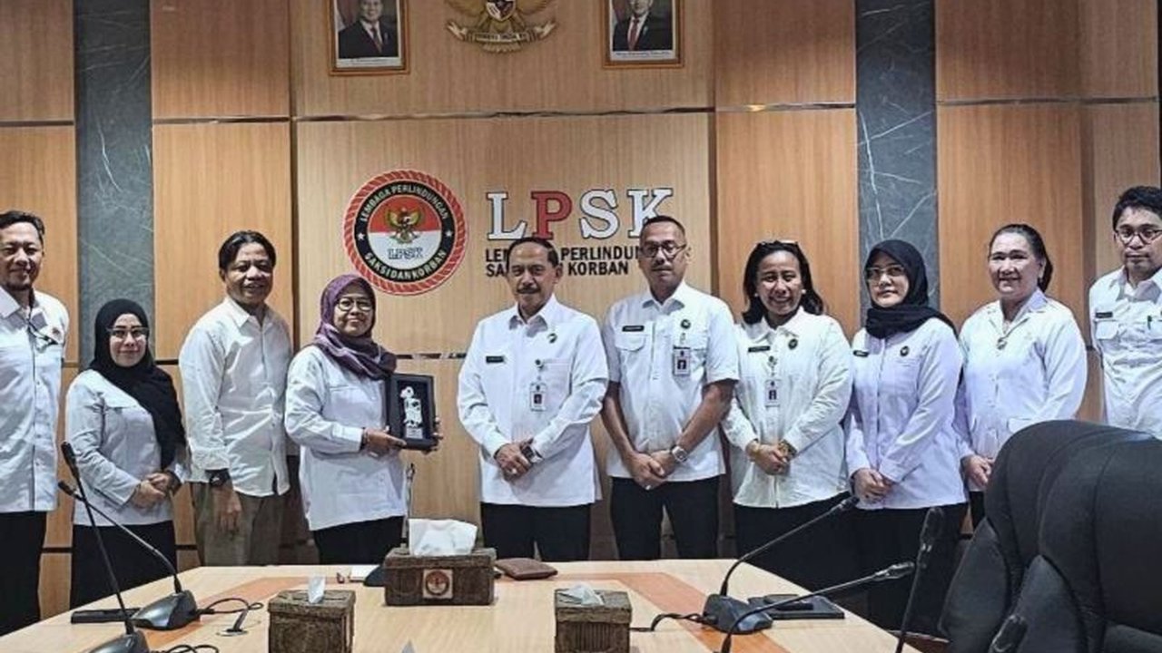 Kemenko Kumham Imipas dan LPSK berkolaborasi untuk meningkatkan perlindungan saksi dan korban tindak pidana di Indonesia, dengan fokus pada penguatan regulasi dan mekanisme pendampingan.