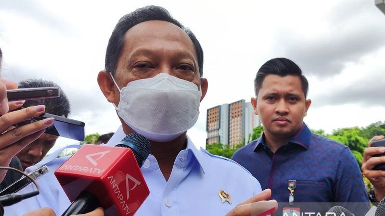 Mendagri Tito Karnavian menjadikan pemantauan efisiensi anggaran sebagai ujian pertama bagi Gubernur dalam mengelola pemerintahan daerah, sejalan dengan Instruksi Presiden Nomor 1 Tahun 2025.