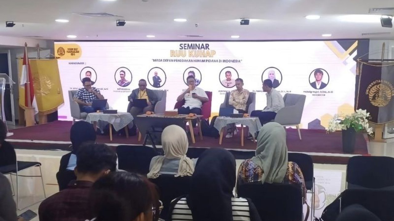Lembaga Bantuan Hukum (LBH) Jakarta dan pengamat kepolisian mengkritik draf revisi RUU KUHAP yang dinilai memberikan superioritas penyidikan dan berpotensi melanggar hak tersangka serta menghilangkan prinsip check and balance.