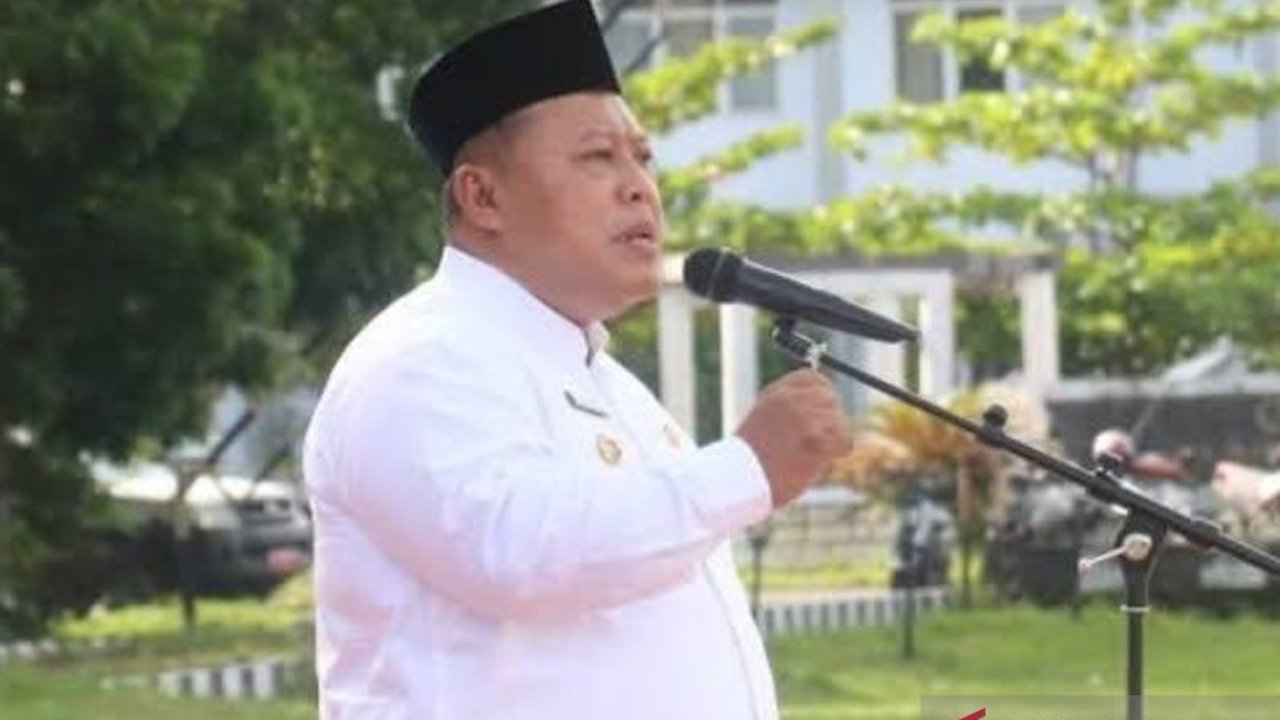 Pemerintah Kabupaten Mukomuko mendukung kebijakan Gubernur Bengkulu yang melarang study tour dan wisuda sekolah untuk mengurangi beban orang tua siswa.