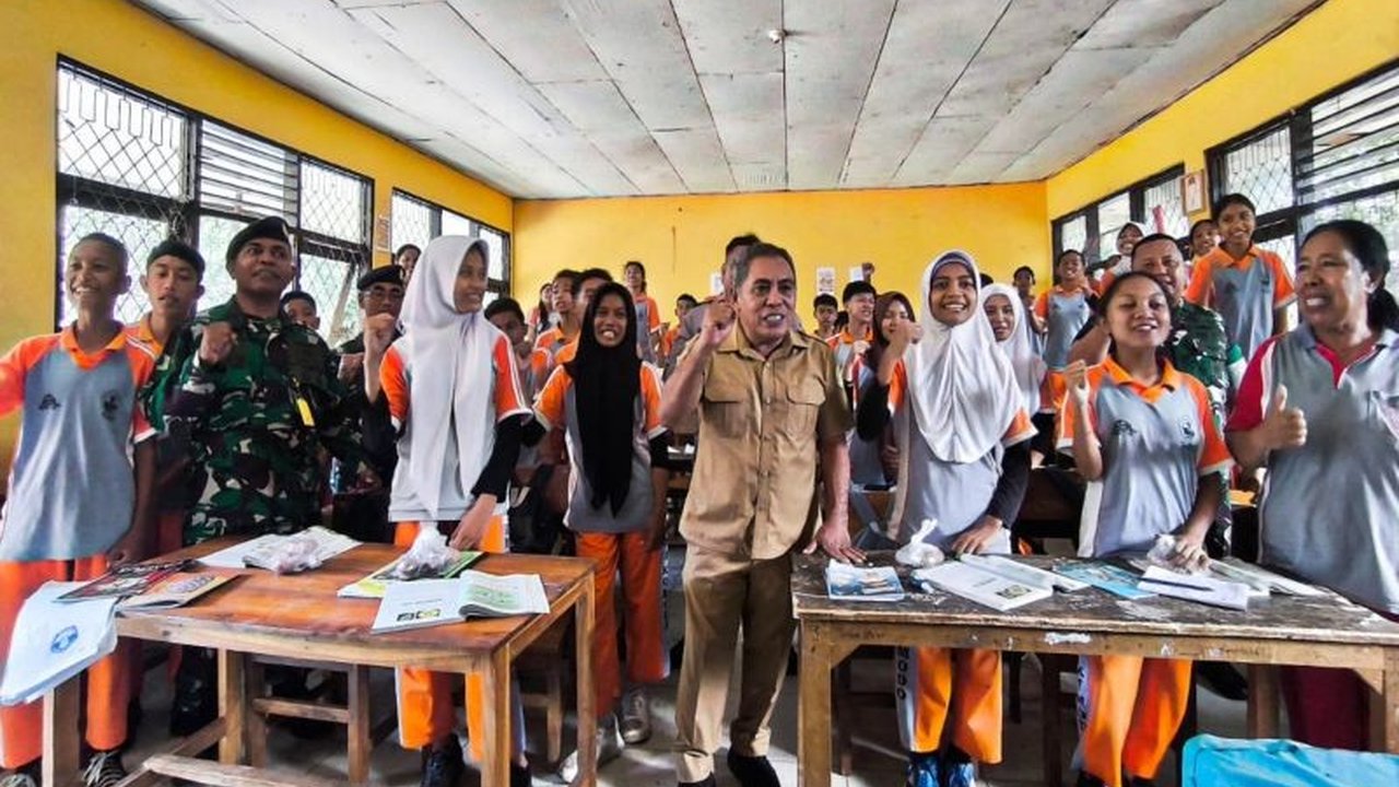 Bupati Manggarai Barat meminta siswa melaporkan makanan tidak layak konsumsi dalam program Makan Bergizi Gratis (MBG) untuk mendukung Indonesia Emas 2045.