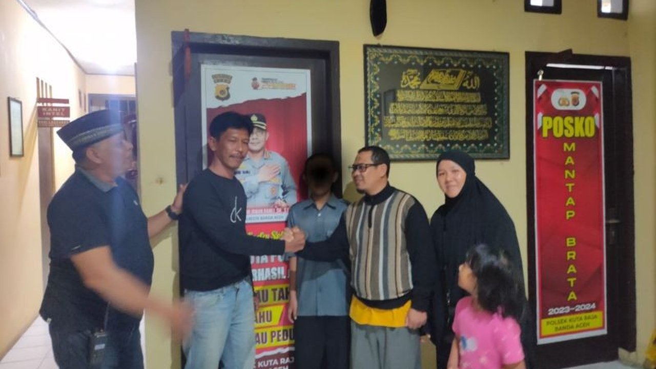 ZAT (14), santri asal Aceh, ditemukan selamat di Nagan Raya setelah kabur dari pesantren di Medan karena diduga sering dibully senior; kini telah berkumpul kembali dengan keluarganya.