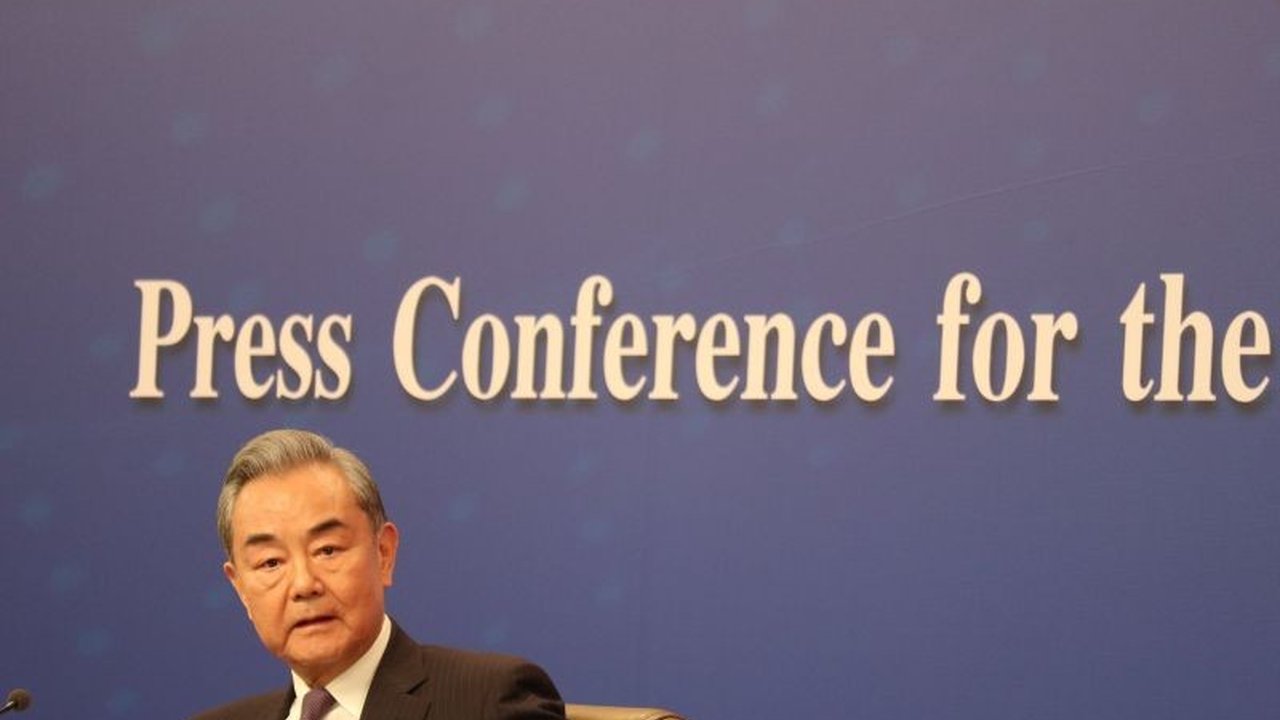 Menlu China, Wang Yi, yakin hubungan strategis dengan Uni Eropa akan tetap kuat meski adanya tarif impor mobil listrik, menekankan pentingnya komunikasi dan kerja sama bilateral.