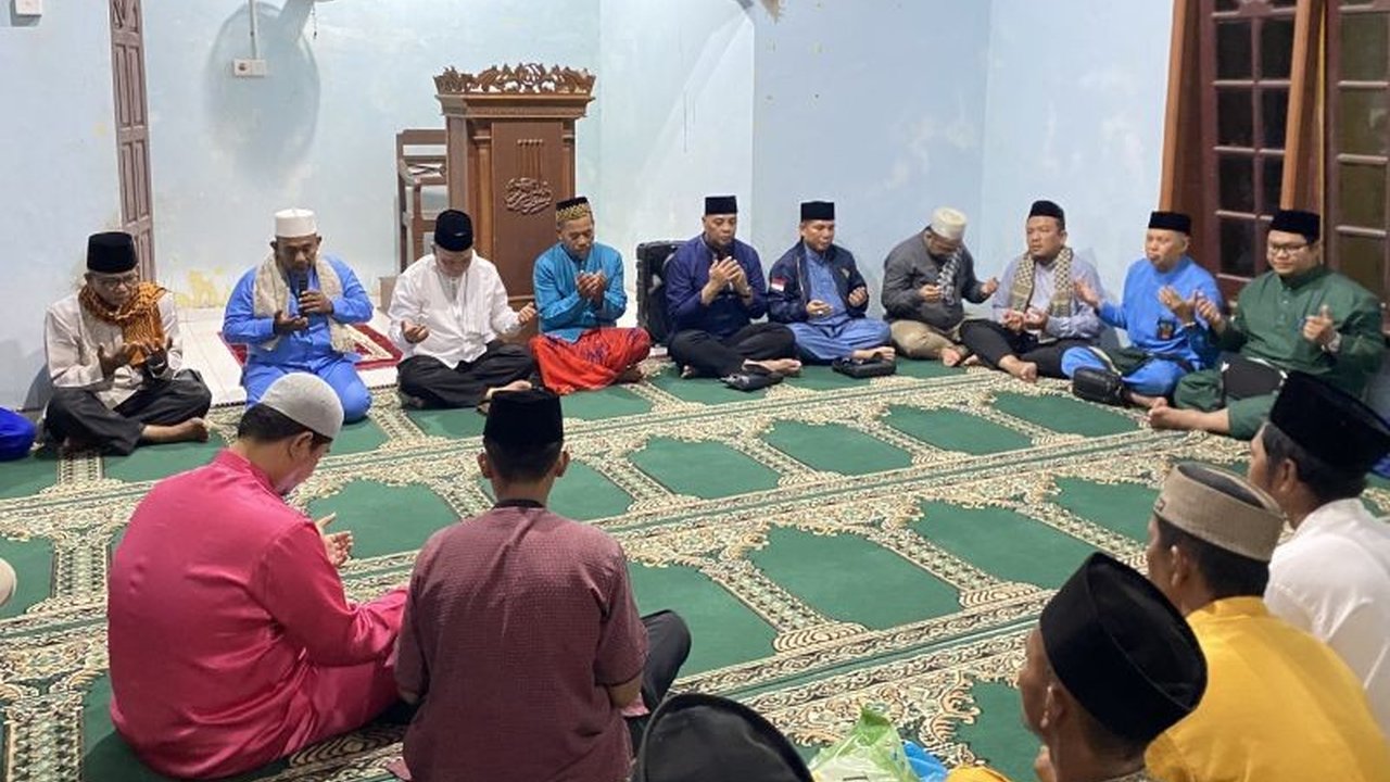 Kemenag Batam Berbagi Sembako di Pulau Korek, Buka Safari Ramadhan di Pulau Terpencil