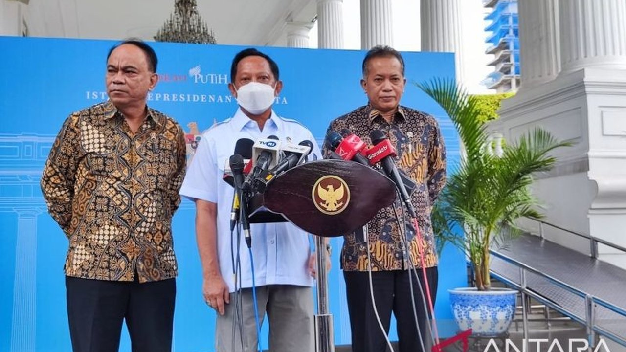 Mendagri Tito Karnavian mendorong pembentukan Koperasi Desa Merah Putih untuk menyerap hasil pertanian lokal, menstabilkan harga pangan, dan menjaga ketahanan pangan nasional.