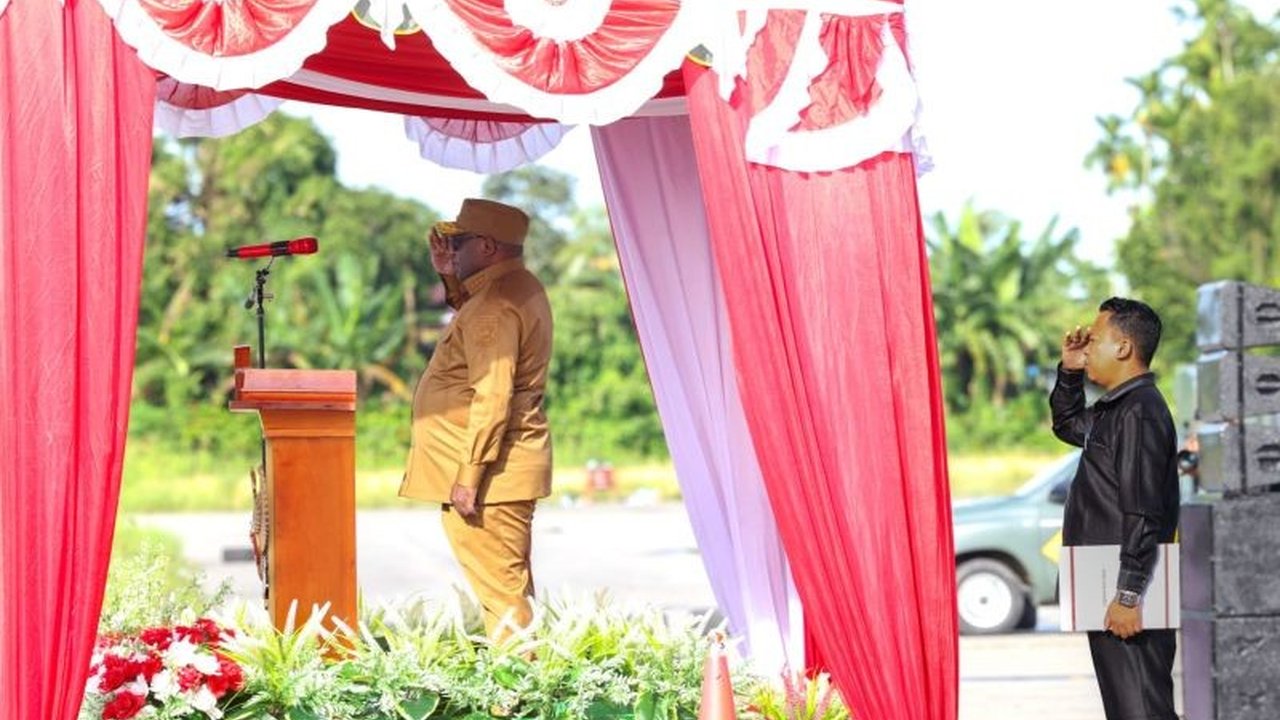 Gubernur Papua Tengah, Meki Nawipa, menekankan pentingnya pelayanan prima bagi masyarakat sebagai kunci peningkatan kepercayaan dan kualitas hidup di wilayah tersebut, serta mengajak seluruh OPD untuk berinovasi demi pembangunan yang lebih baik.