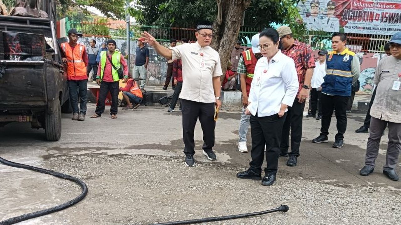Wali Kota Semarang, Agustina Wilujeng Pramestuti, fokus pada perbaikan infrastruktur jalan dan kebersihan kota sebagai program prioritas 100 hari kepemimpinannya.