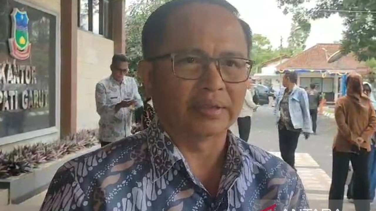 Seorang warga Garut, Abdul Rosid, membuat video yang menyatakan dirinya sebagai Imam Mahdi; Bakesbangpol Garut akan memberikan pembinaan agar tidak menimbulkan keresahan.