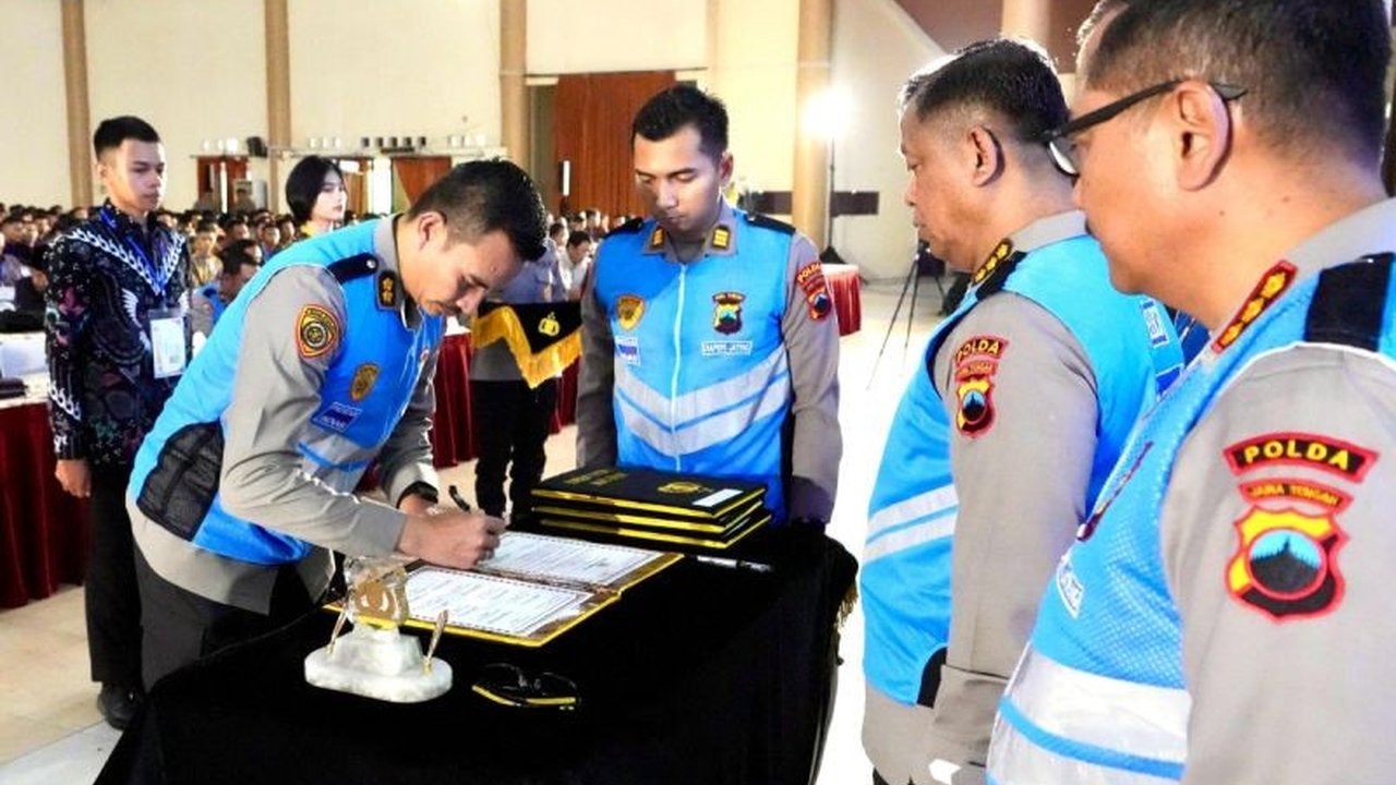 Sebanyak 5.317 calon anggota polisi di Jawa Tengah menandatangani pakta integritas, berkomitmen pada seleksi penerimaan Polri yang bersih, transparan, akuntabel, dan humanis.