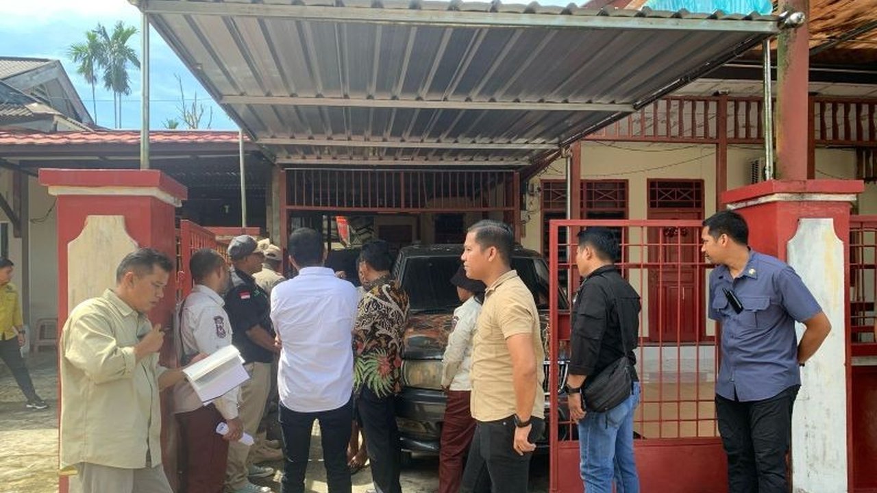 BPKAD Mimika tarik tujuh mobil dinas dari mantan pejabat untuk penataan aset daerah, masih ada tujuh unit lagi yang menjadi target penarikan dalam upaya peningkatan nilai MCP KPK.