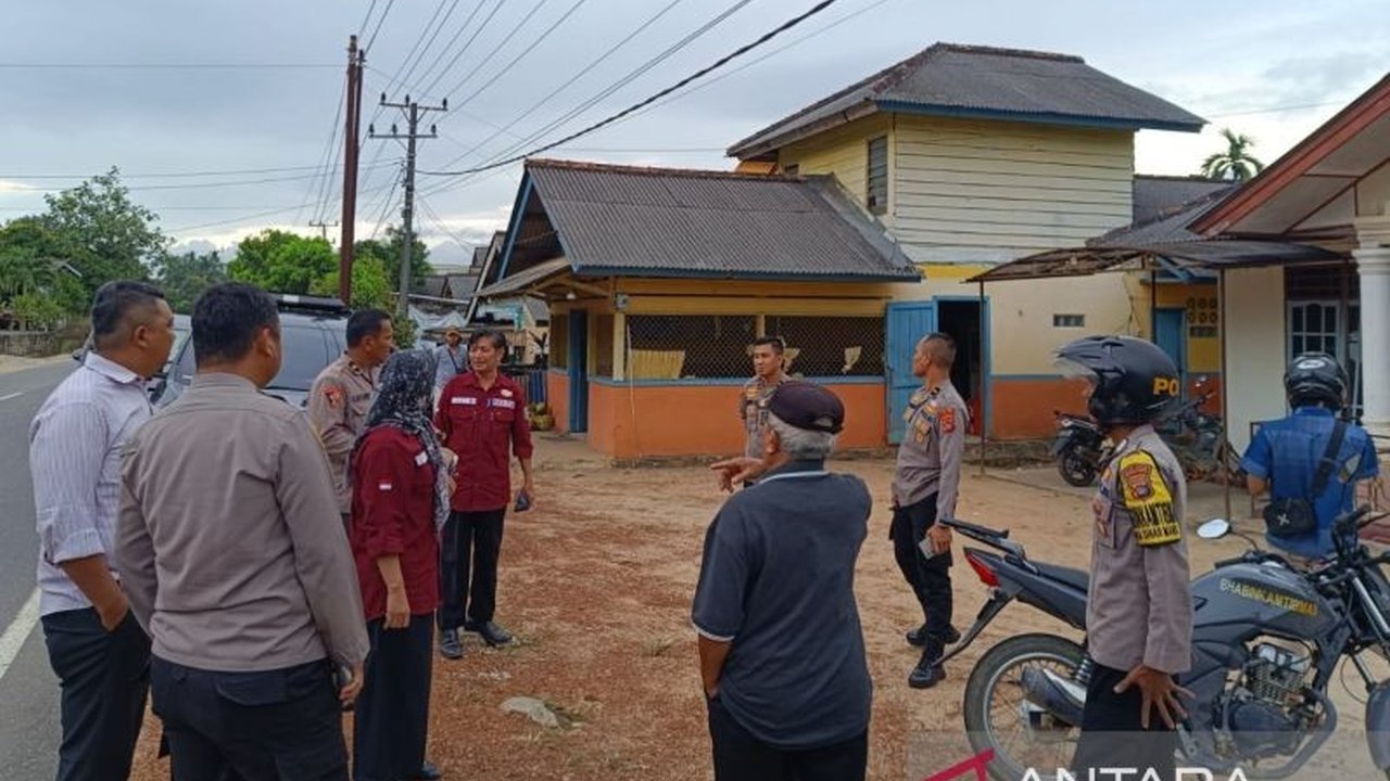 Polres Bangka Barat perkuat koordinasi pengamanan Pemungutan Suara Ulang (PSU) Pilkada 2024 di Desa Sinarmanik, Kecamatan Jebus, dengan mengerahkan 52 personel dan empat perwira.