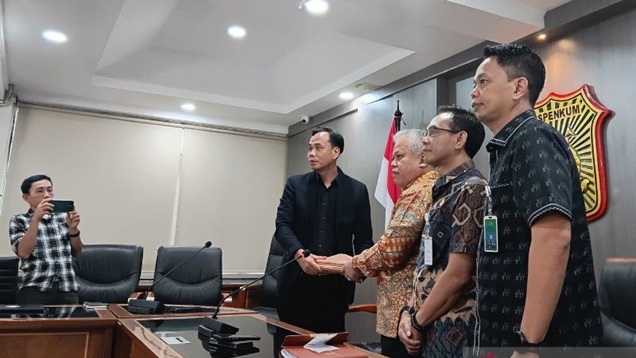 Walhi NTB Laporkan Tiga Kasus Perusakan Lingkungan ke Jaksa Agung