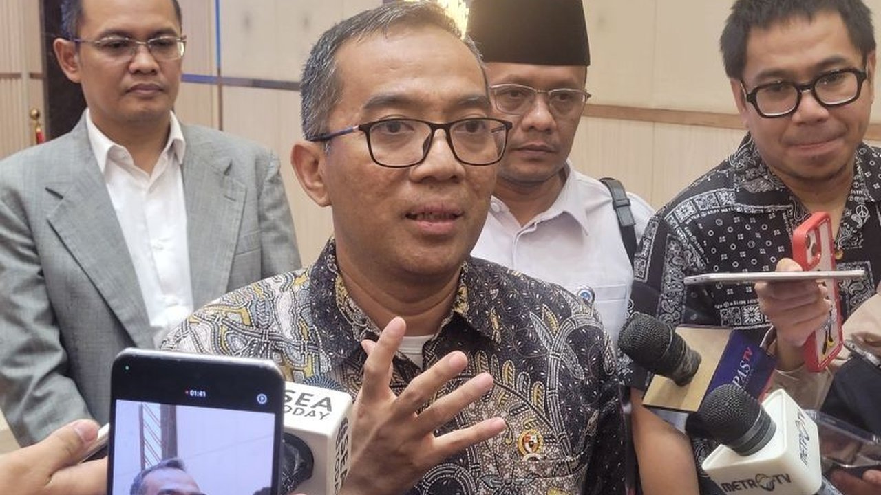 Mendikbudristek Brian Yuliarto menyatakan keputusan Universitas Indonesia (UI) terkait perbaikan disertasi Bahlil Lahadalia sudah mempertimbangkan berbagai faktor dan merupakan keputusan terbaik.