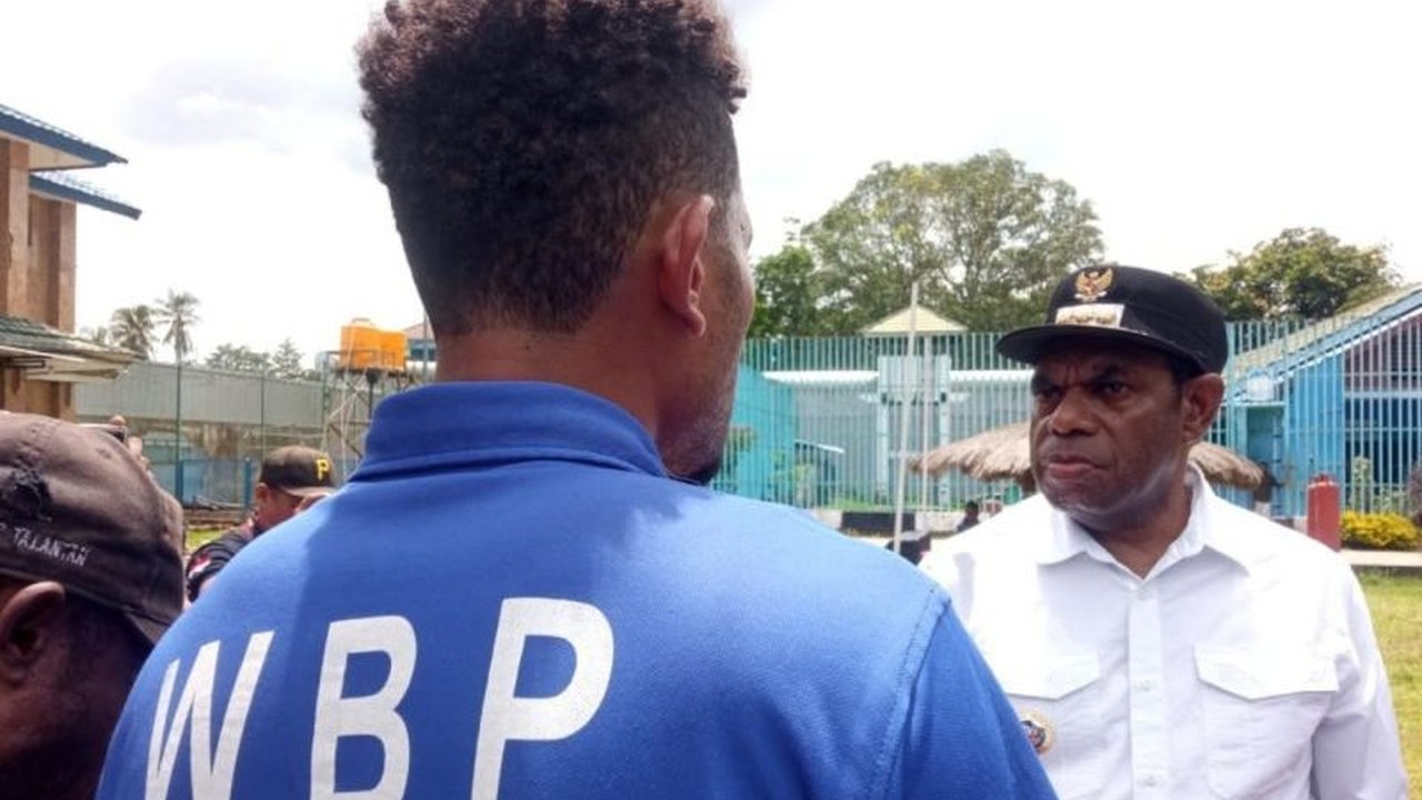 Pemerintah Kabupaten Keerom meluncurkan program pelatihan pertukangan bagi 61 warga binaan Lapas Kelas IA Jayapura asal Keerom untuk mengurangi angka pengangguran dan residivis.