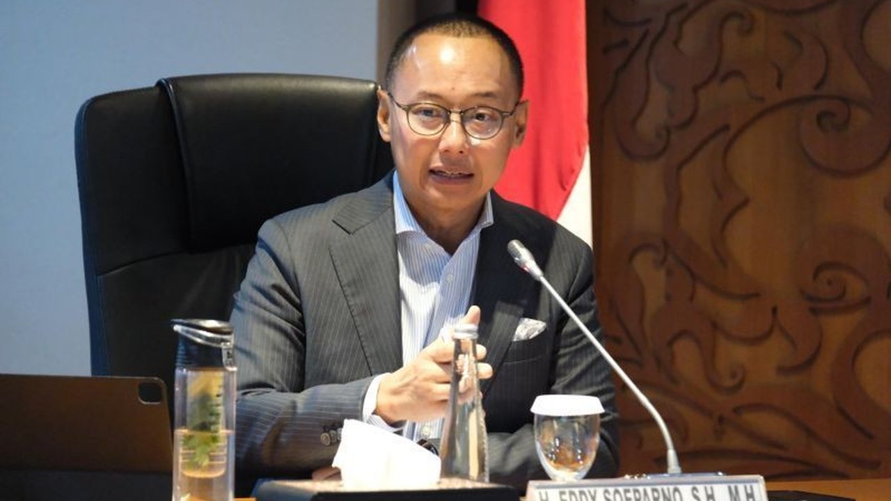 Wakil Ketua MPR Eddy Soeparno menekankan pentingnya peran pengecer LPG 3 kg, namun meminta agar data penerima subsidi diperbaiki dan diperketat serta para pengecer didata resmi untuk pengawasan distribusi dan harga.