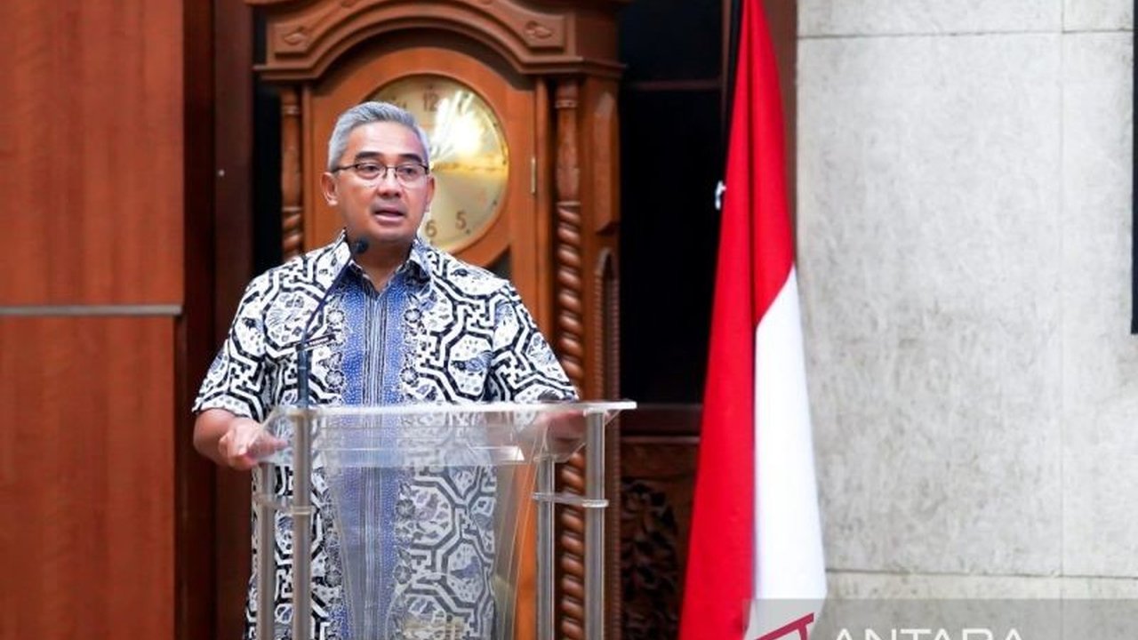 Pemkot Bandung menetapkan target eliminasi HIV/AIDS pada 2030 melalui strategi komprehensif yang mencakup edukasi, deteksi dini, pengobatan, dan dukungan sosial untuk mengatasi stigma.