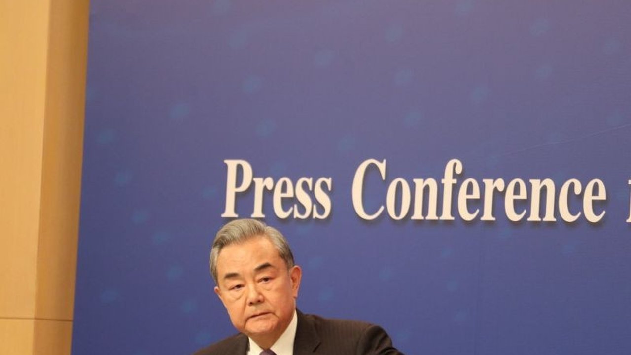 Menteri Luar Negeri China, Wang Yi, mendorong kerja sama BRICS sebagai jantung utama kerja sama negara berkembang, seiring dengan meningkatnya pengaruh ekonomi dan politik negara-negara Selatan Global.