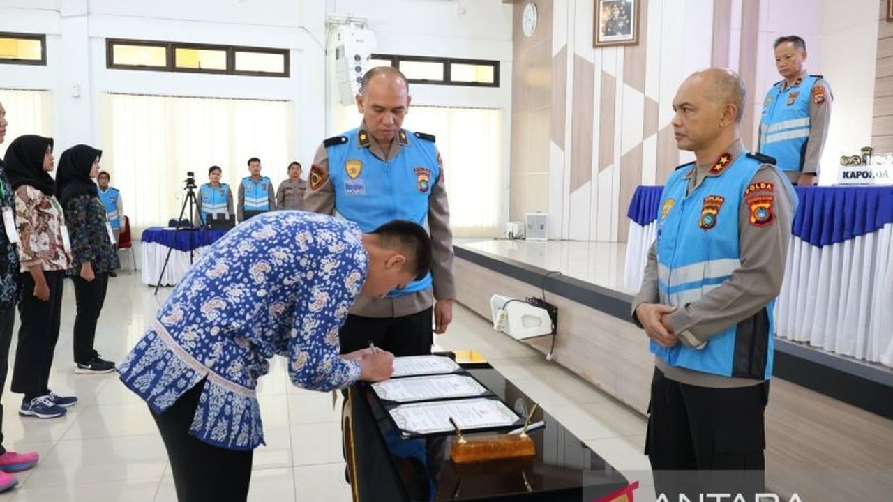 Polda Kepulauan Bangka Belitung tegaskan komitmen transparansi dalam seleksi penerimaan calon anggota Polri TA 2025, dengan penandatanganan pakta integritas dan pengambilan sumpah panitia.