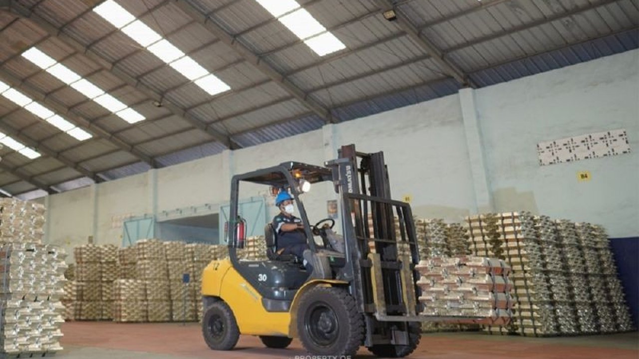 PT Timah Tbk sukses tebus seluruh MTN I 2022 senilai Rp391,25 miliar untuk optimalkan kinerja keuangan dan perkuat fundamental bisnis di tengah dinamika industri pertambangan global.