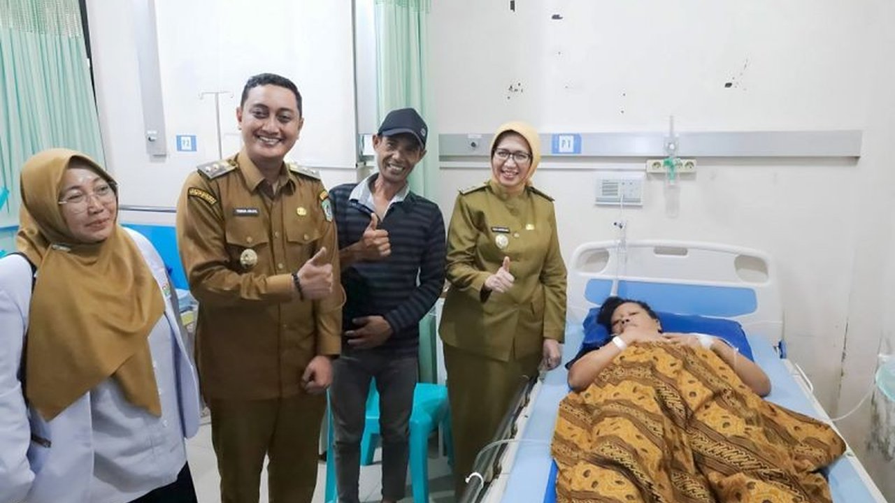 Ribuan warga Lumajang telah merasakan manfaat layanan kesehatan dan persalinan gratis yang diluncurkan oleh Bupati Lumajang, meningkatkan akses kesehatan bagi masyarakat kurang mampu.