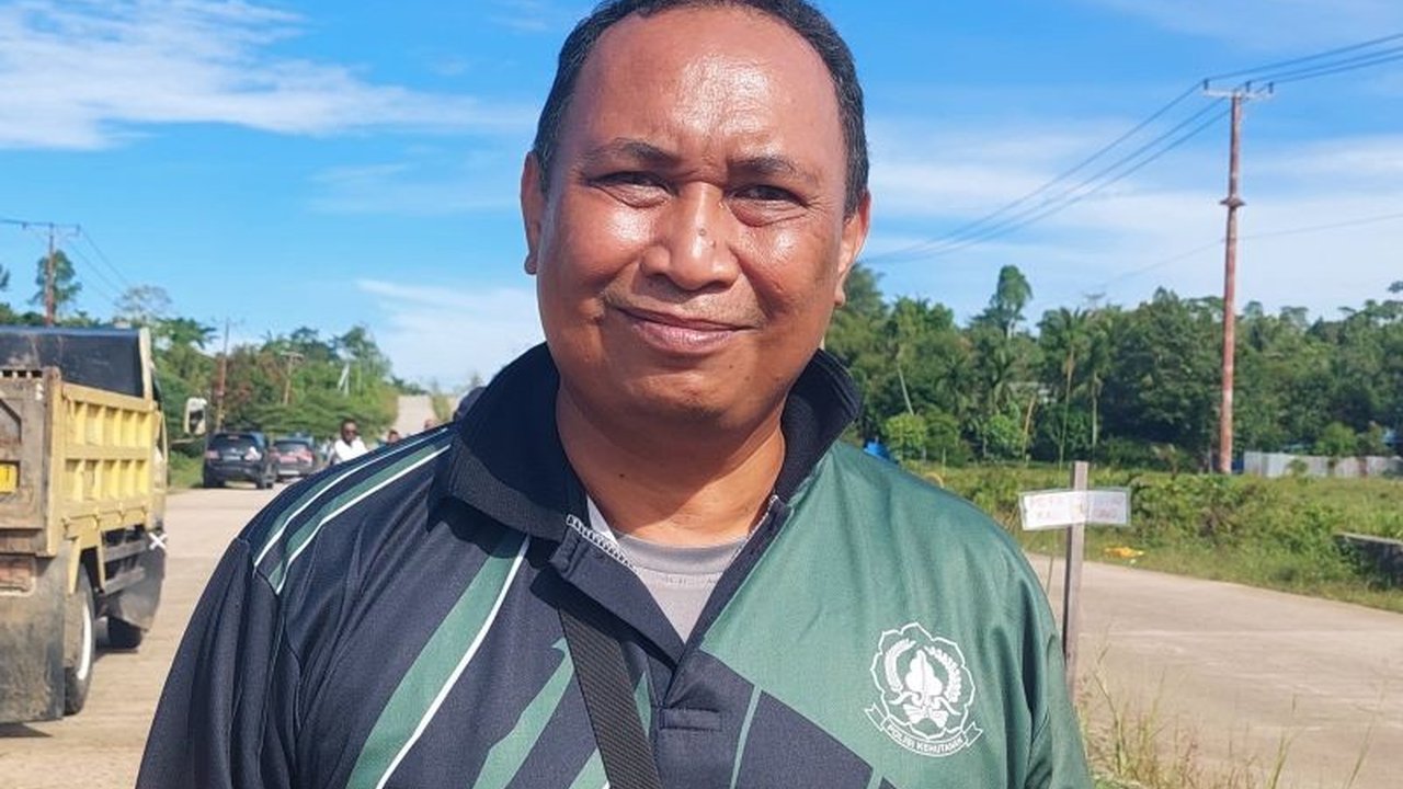 Balai Konservasi Sumber Daya Alam (BKSDA) Papua Barat meningkatkan pengawasan di pelabuhan dan bandara Sorong, berhasil menggagalkan penyelundupan ratusan satwa dan melepaskanliarkan puluhan burung endemik.