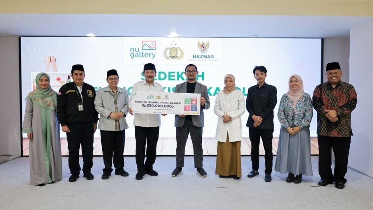NU Gallery menyumbangkan Rp330 juta hasil lelang lukisan Kapolri Jenderal Listyo Sigit Prabowo kepada Baznas RI untuk program sosial Ramadhan, membuktikan seni dapat menjadi jembatan kepedulian sosial.