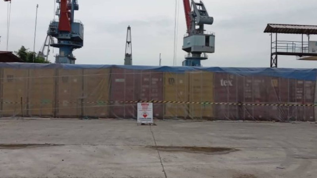 Pelabuhan Panjang, Lampung, resmi luncurkan fasilitas fumigasi untuk memperkuat layanan ekspor produk pertanian dan perikanan, mendorong peningkatan ekonomi daerah.