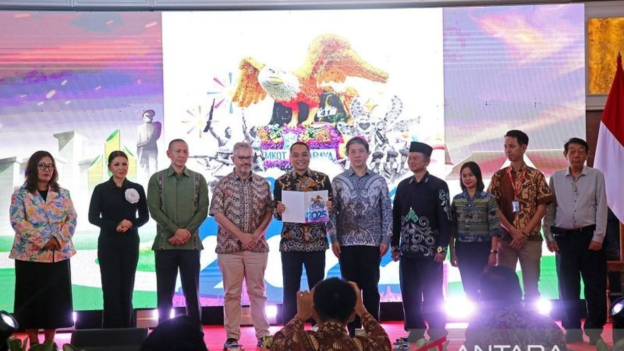 Pemkot Surabaya meluncurkan kalender event 2025 untuk meningkatkan kunjungan wisatawan, mencakup berbagai sektor dan kolaborasi strategis.