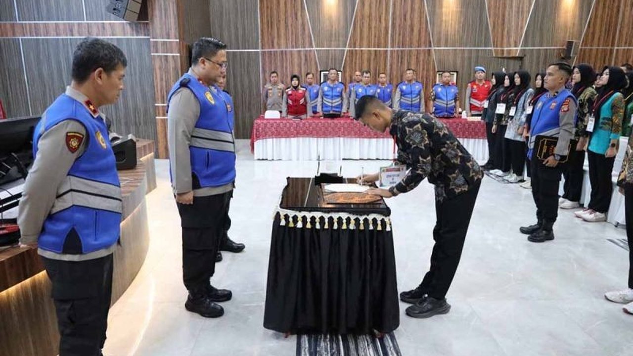 Kapolda Aceh mengingatkan peserta seleksi anggota Polri agar tidak percaya pada calo yang menjanjikan kelulusan dengan imbalan uang, menekankan proses seleksi yang bersih, transparan, dan akuntabel.