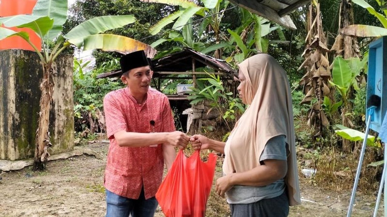 Lembaga Pemasyarakatan Kelas II B Tanjungpandan, Belitung, menyalurkan bantuan sosial berupa sembako kepada keluarga warga binaan pemasyarakatan (WBP) dan masyarakat kurang mampu sekitar, sebagai wujud kepedulian dan implementasi misi Pemasyarakatan PASTI