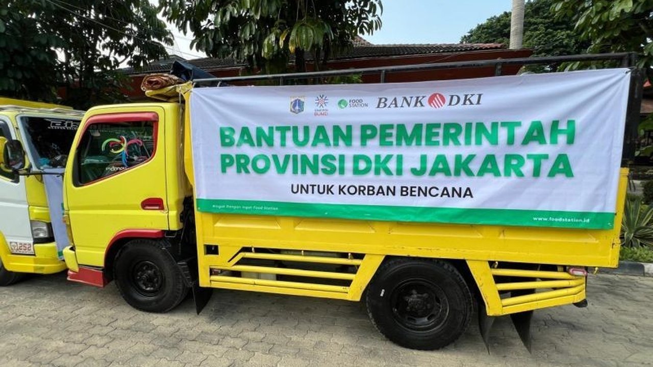 Bank DKI memberikan bantuan 7 ton beras dan paket sembako bagi korban banjir di Kota Bekasi, sebagai bentuk kolaborasi dengan Pemprov DKI Jakarta dan Pemkot Bekasi dalam penanggulangan bencana.