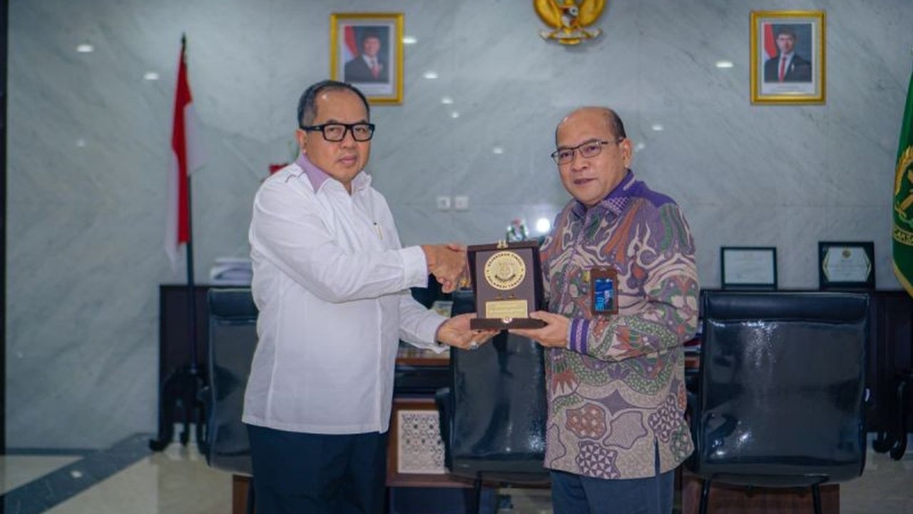PT PLN (Persero) dan Kejaksaan Tinggi Sulawesi Tengah (Kejati Sulteng) memperkuat kolaborasi untuk memastikan kelancaran proyek strategis nasional di sektor kelistrikan Sulawesi Tengah, demi meningkatkan kesejahteraan masyarakat.
